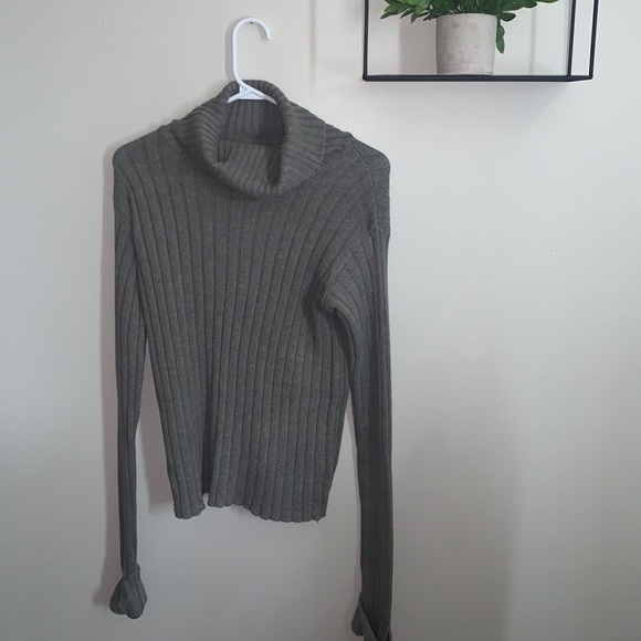 ✨NEW✨ URBAN BEHAVIOUR - Picture 1 of 3